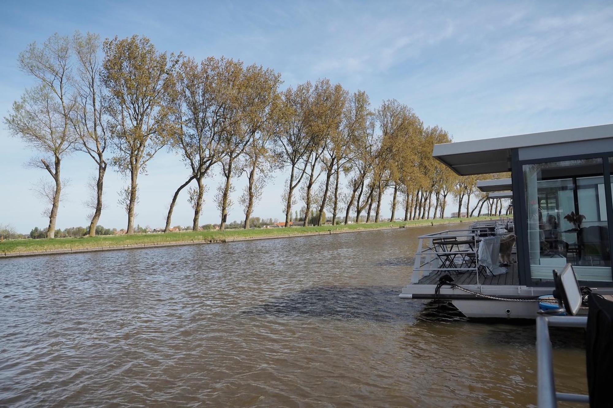 Houseboat Tiny Griffin Hotel Nieuwpoort Exterior photo